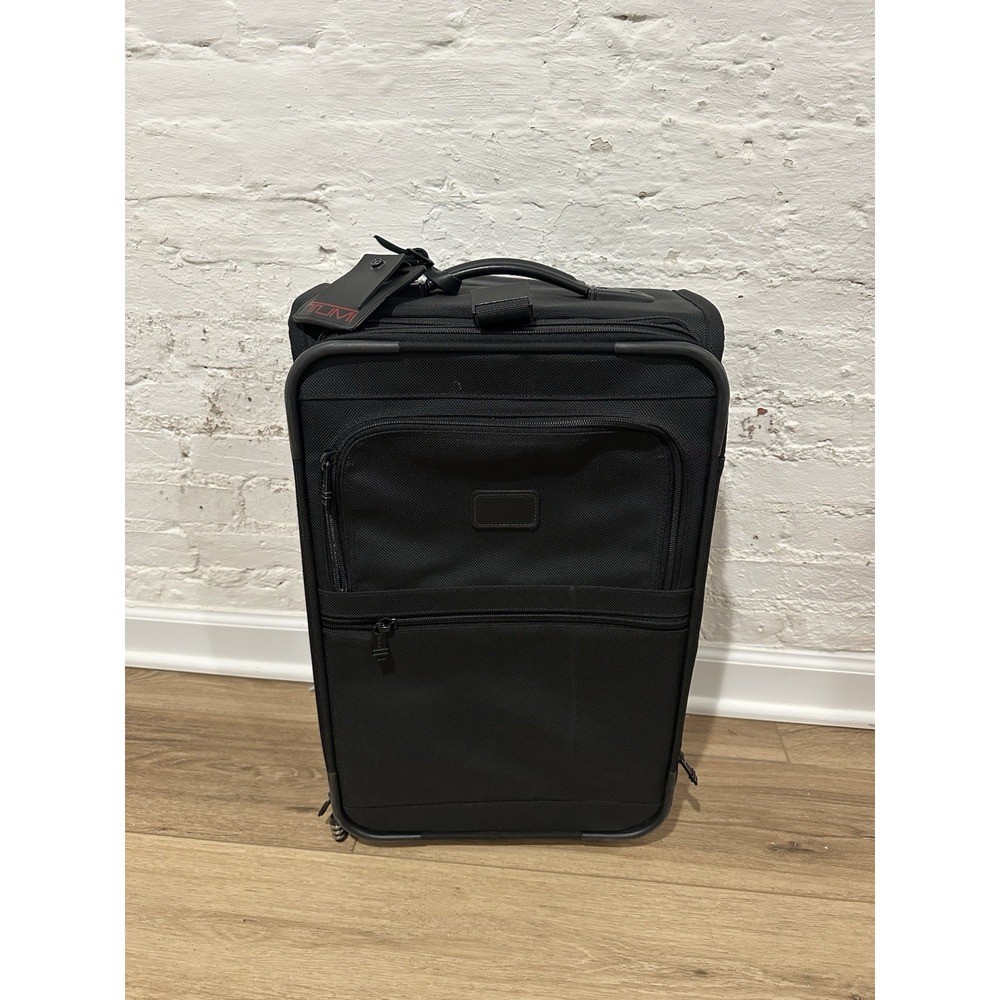 Tumi Alpha Expandable 2 Wheeled International Carry On Luggage Case 20" Black